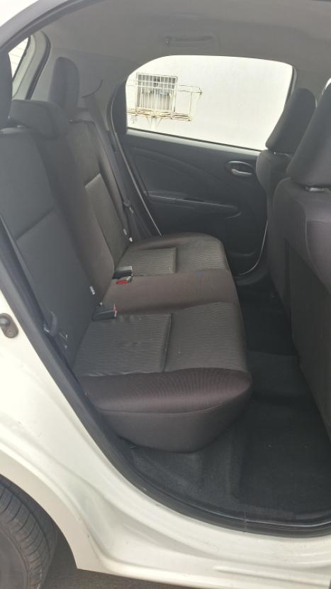 TOYOTA Etios Hatch 1.3 16V 4P FLEX EX, Foto 16