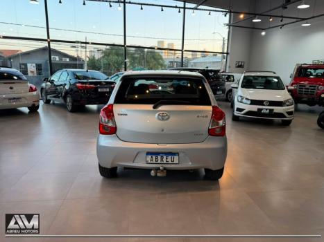 TOYOTA Etios Hatch 1.3 16V 4P FLEX XS, Foto 9