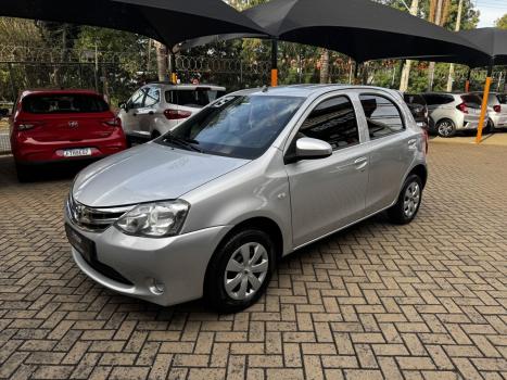TOYOTA Etios Hatch 1.3 16V 4P FLEX X, Foto 2