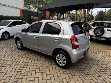 TOYOTA Etios Hatch 1.3 16V 4P FLEX X, Foto 3