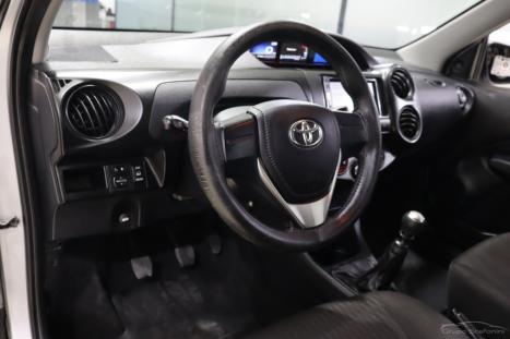 TOYOTA Etios Hatch 1.3 16V 4P FLEX X, Foto 4