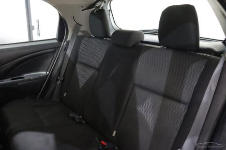TOYOTA Etios Hatch 1.3 16V 4P FLEX X, Foto 8
