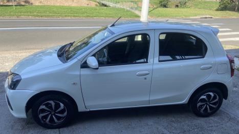TOYOTA Etios Hatch 1.3 16V 4P FLEX X, Foto 2