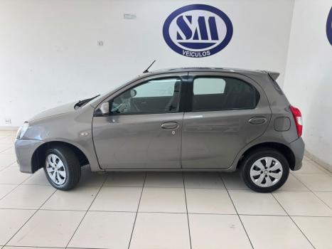 TOYOTA Etios Hatch 1.5 16V 4P FLEX XS, Foto 2