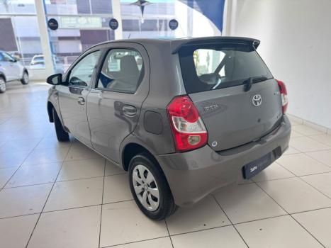TOYOTA Etios Hatch 1.5 16V 4P FLEX XS, Foto 3