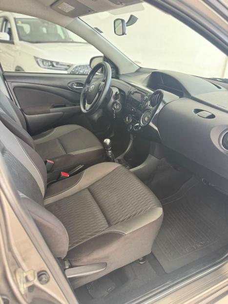 TOYOTA Etios Hatch 1.5 16V 4P FLEX XS, Foto 9