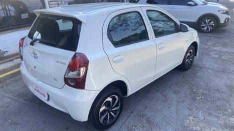 TOYOTA Etios Hatch 1.3 16V 4P FLEX X, Foto 6