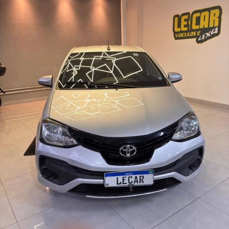 TOYOTA Etios Hatch 1.3 16V 4P FLEX X, Foto 2