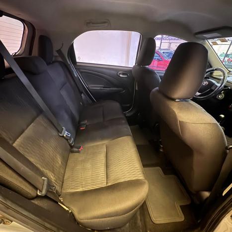 TOYOTA Etios Hatch 1.3 16V 4P FLEX X, Foto 7