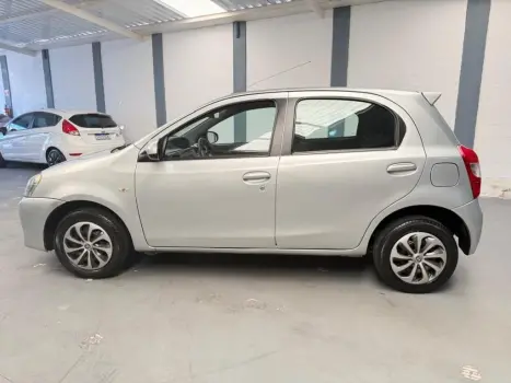 TOYOTA Etios Hatch 1.3 16V 4P FLEX X, Foto 2