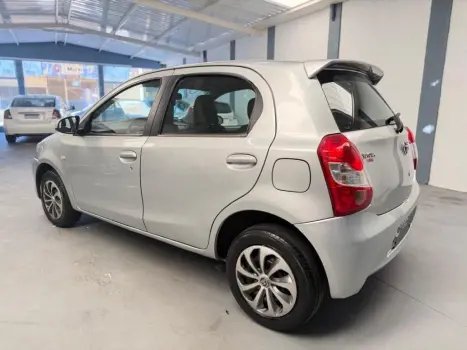 TOYOTA Etios Hatch 1.3 16V 4P FLEX X, Foto 3