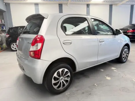 TOYOTA Etios Hatch 1.3 16V 4P FLEX X, Foto 5