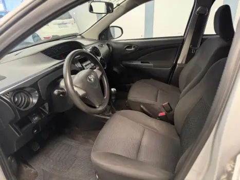 TOYOTA Etios Hatch 1.3 16V 4P FLEX X, Foto 10