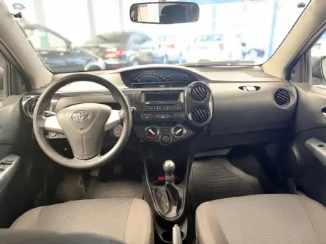 TOYOTA Etios Hatch 1.3 16V 4P FLEX X, Foto 11