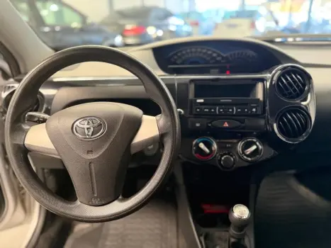 TOYOTA Etios Hatch 1.3 16V 4P FLEX X, Foto 12