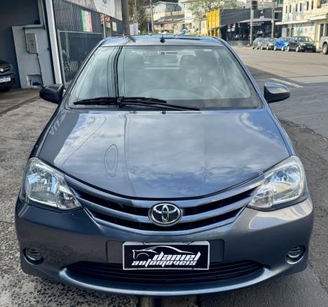 TOYOTA Etios Hatch 1.3 16V 4P FLEX X, Foto 2