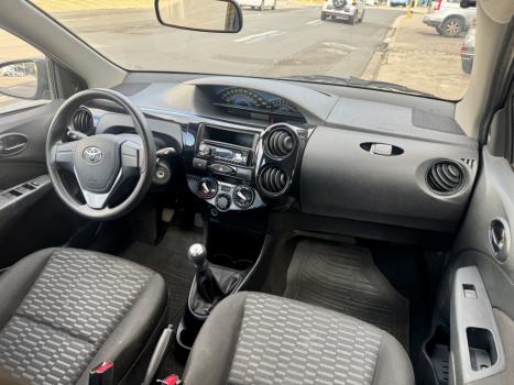 TOYOTA Etios Hatch 1.3 16V 4P FLEX X, Foto 12