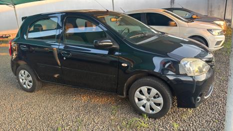 TOYOTA Etios Hatch 1.3 16V 4P FLEX XS, Foto 1