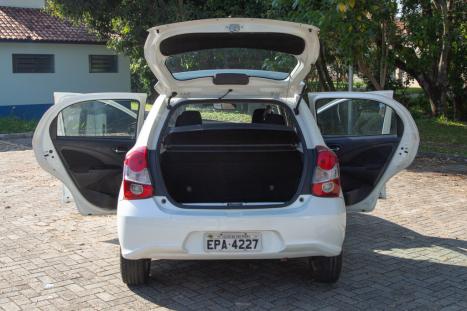 TOYOTA Etios Hatch 1.5 16V 4P FLEX X PLUS, Foto 5
