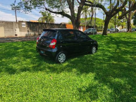 TOYOTA Etios Hatch 1.3 16V 4P FLEX X, Foto 8