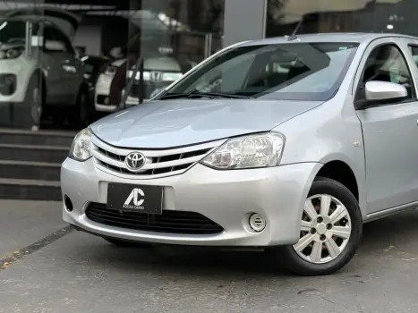 TOYOTA Etios Hatch 1.3 16V 4P FLEX X AUTOMÁTICO, Foto 2