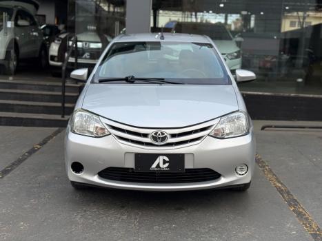TOYOTA Etios Hatch 1.3 16V 4P FLEX X AUTOMÁTICO, Foto 3