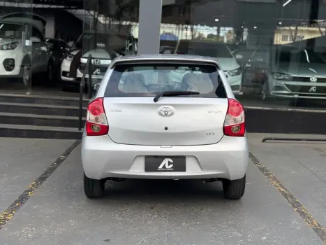 TOYOTA Etios Hatch 1.3 16V 4P FLEX X AUTOMÁTICO, Foto 4