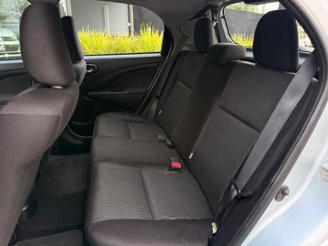 TOYOTA Etios Hatch 1.3 16V 4P FLEX X AUTOMÁTICO, Foto 13