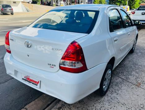 TOYOTA Etios Sedan 1.5 16V 4P FLEX XS, Foto 2