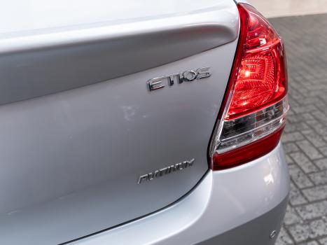 TOYOTA Etios Sedan 1.5 16V 4P FLEX PLATINUM AUTOMTICO, Foto 28