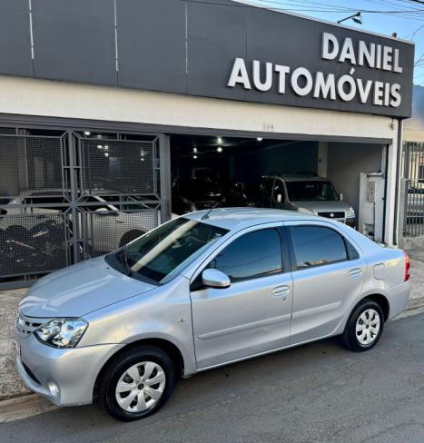 TOYOTA Etios Sedan 1.5 16V 4P FLEX XS AUTOM�TICO, Foto 4