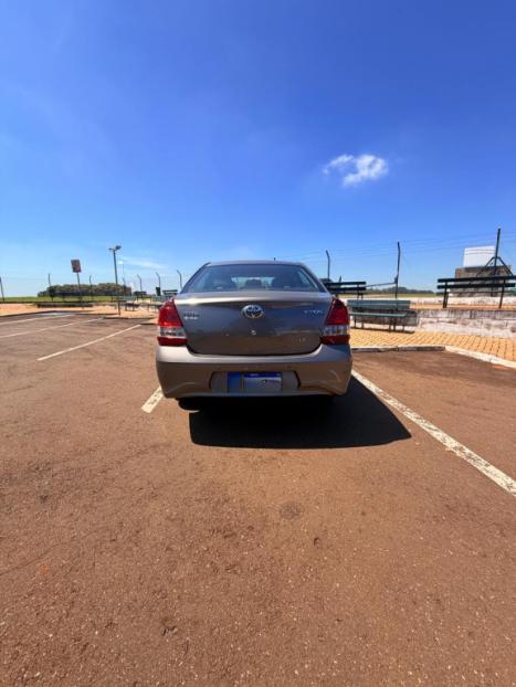 TOYOTA Etios Sedan 1.5 16V 4P FLEX X PLUS, Foto 4