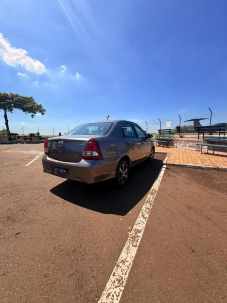 TOYOTA Etios Sedan 1.5 16V 4P FLEX X PLUS, Foto 6