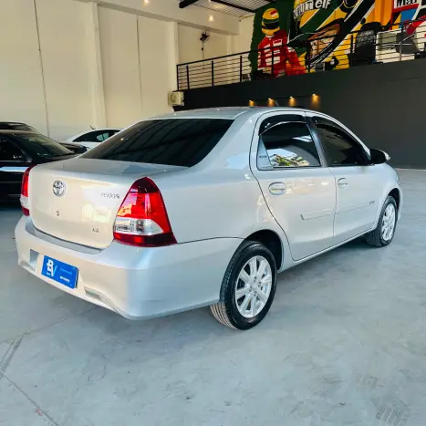 TOYOTA Etios Sedan 1.5 16V 4P FLEX X PLUS AUTOM�TICO, Foto 4