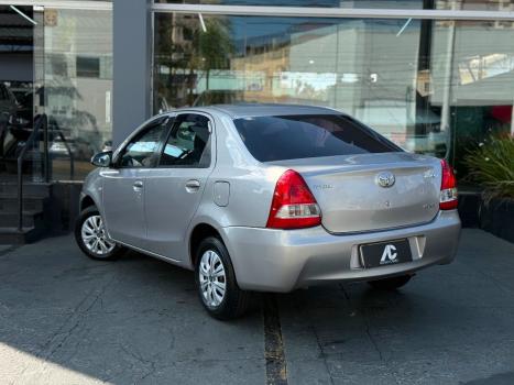 TOYOTA Etios Sedan 1.5 16V 4P FLEX XS AUTOM�TICO, Foto 4