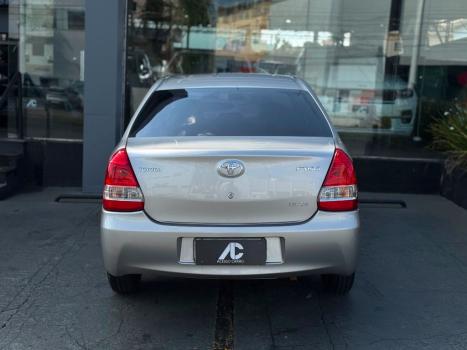 TOYOTA Etios Sedan 1.5 16V 4P FLEX XS AUTOM�TICO, Foto 5