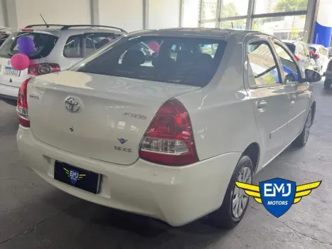 TOYOTA Etios Sedan , Foto 6
