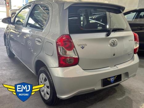 TOYOTA Etios Sedan , Foto 4