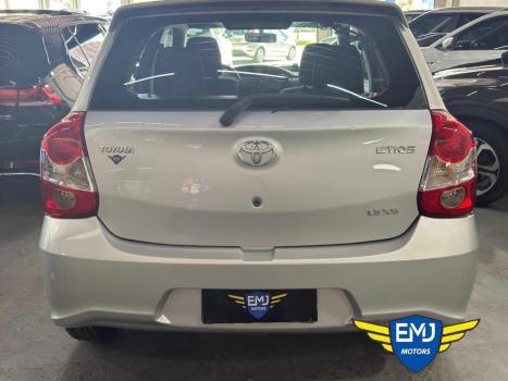 TOYOTA Etios Sedan , Foto 5