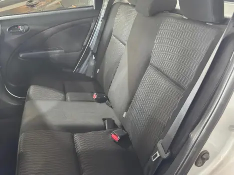 TOYOTA Etios Sedan , Foto 12