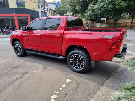 TOYOTA Hilux Caminhonete 2.8 16V SRV 4X4 DIESEL CABINE DUPLA AUTOMÁTICO, Foto 10 TOYOTA Hilux Caminhonete 2.8 16V SRV 4X4 DIESEL CABINE DUPLA AUTOMÁTICO, Foto 10