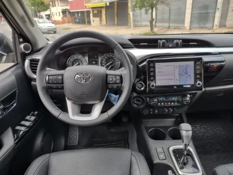 TOYOTA Hilux Caminhonete 2.8 16V SRX 4X4 TURBO DIESEL CABINE DUPLA AUTOMÁTICO, Foto 5 TOYOTA Hilux Caminhonete 2.8 16V SRX 4X4 TURBO DIESEL CABINE DUPLA AUTOMÁTICO, Foto 5