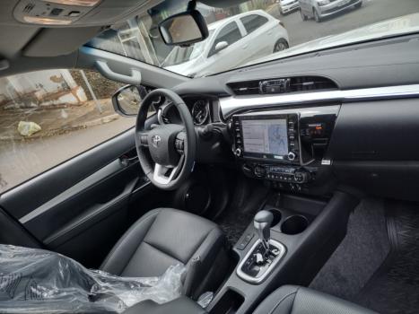 TOYOTA Hilux Caminhonete 2.8 16V SRX 4X4 TURBO DIESEL CABINE DUPLA AUTOMÁTICO, Foto 6 TOYOTA Hilux Caminhonete 2.8 16V SRX 4X4 TURBO DIESEL CABINE DUPLA AUTOMÁTICO, Foto 6
