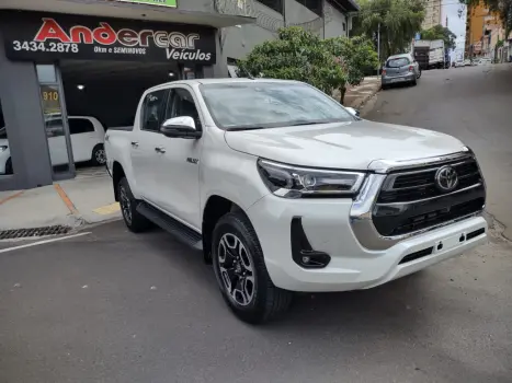 TOYOTA Hilux Caminhonete 2.8 16V SRX 4X4 TURBO DIESEL CABINE DUPLA AUTOMÁTICO, Foto 2 TOYOTA Hilux Caminhonete 2.8 16V SRX 4X4 TURBO DIESEL CABINE DUPLA AUTOMÁTICO, Foto 2