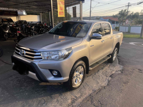 TOYOTA Hilux Caminhonete 2.8 16V SRV 4X4 DIESEL CABINE DUPLA AUTOMÁTICO, Foto 2 TOYOTA Hilux Caminhonete 2.8 16V SRV 4X4 DIESEL CABINE DUPLA AUTOMÁTICO, Foto 2