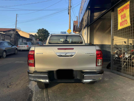 TOYOTA Hilux Caminhonete 2.8 16V SRV 4X4 DIESEL CABINE DUPLA AUTOMÁTICO, Foto 6 TOYOTA Hilux Caminhonete 2.8 16V SRV 4X4 DIESEL CABINE DUPLA AUTOMÁTICO, Foto 6