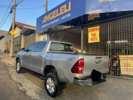 TOYOTA Hilux Caminhonete 2.8 16V SRV 4X4 DIESEL CABINE DUPLA AUTOMÁTICO, Foto 7 TOYOTA Hilux Caminhonete 2.8 16V SRV 4X4 DIESEL CABINE DUPLA AUTOMÁTICO, Foto 7