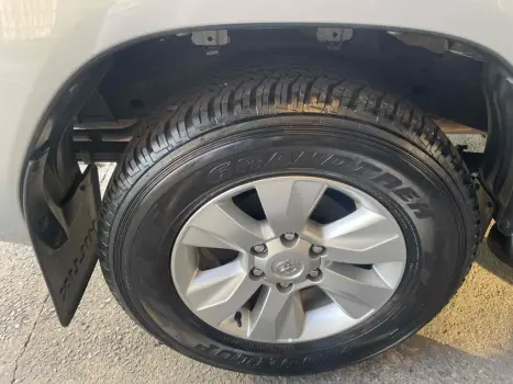 TOYOTA Hilux Caminhonete 2.8 16V SRV 4X4 DIESEL CABINE DUPLA AUTOMÁTICO, Foto 18 TOYOTA Hilux Caminhonete 2.8 16V SRV 4X4 DIESEL CABINE DUPLA AUTOMÁTICO, Foto 18