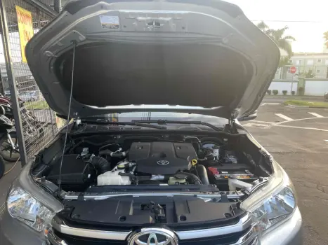 TOYOTA Hilux Caminhonete 2.8 16V SRV 4X4 DIESEL CABINE DUPLA AUTOMÁTICO, Foto 19 TOYOTA Hilux Caminhonete 2.8 16V SRV 4X4 DIESEL CABINE DUPLA AUTOMÁTICO, Foto 19