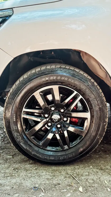 TOYOTA Hilux Caminhonete 2.8 16V SRX 4X4 TURBO DIESEL CABINE DUPLA AUTOMÁTICO, Foto 11 TOYOTA Hilux Caminhonete 2.8 16V SRX 4X4 TURBO DIESEL CABINE DUPLA AUTOMÁTICO, Foto 11